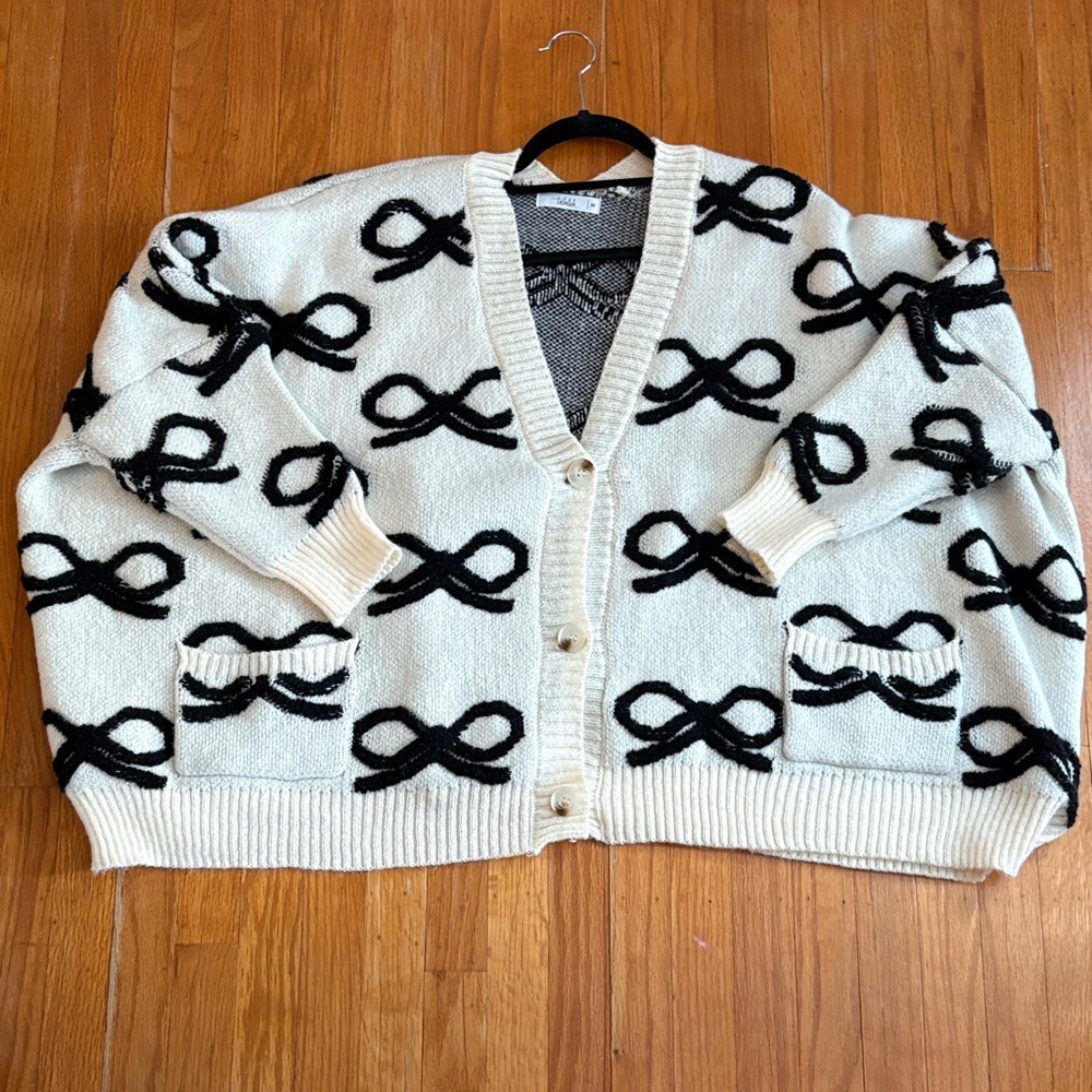 Cozy Ivory Bow-Pattern Cardigan Sweater